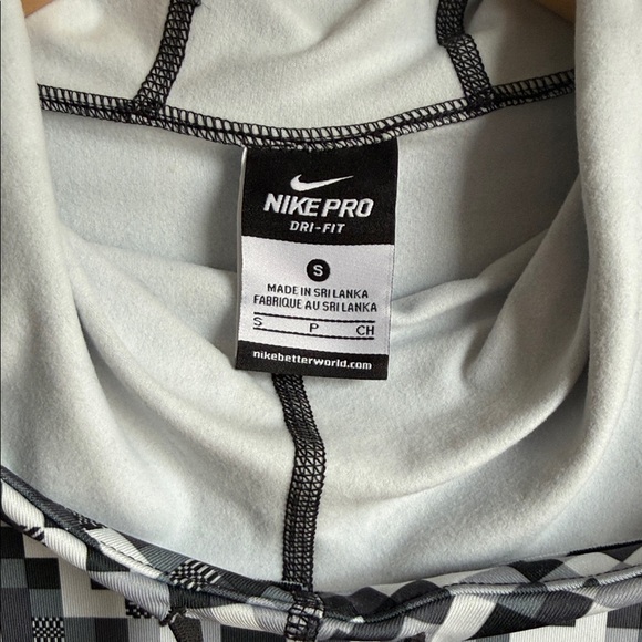 Nike Pro Dri-Fit Glitch Pull Over Hoodie Never Worn Thumb Holes Black & White S - Picture 3 of 10